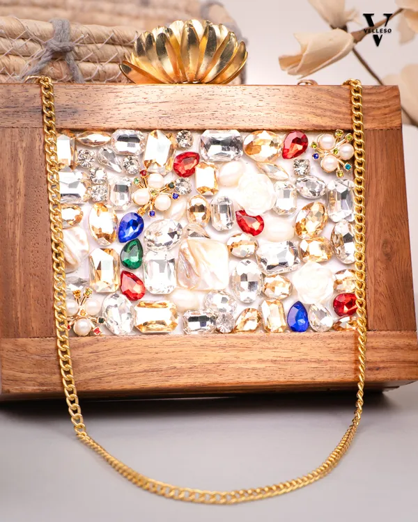 Zaria_Jewelwood_Clutch